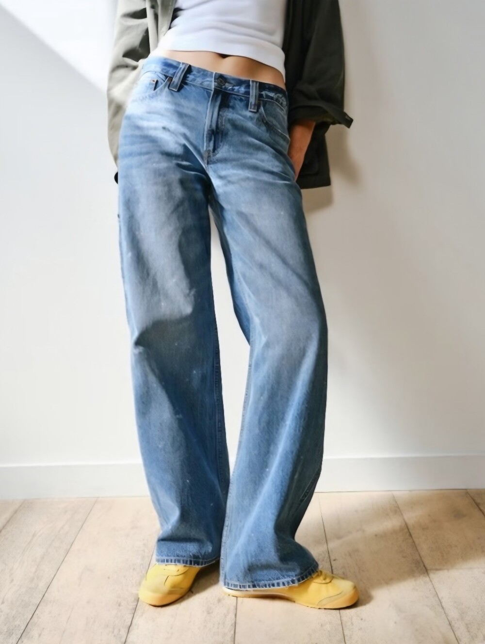 Abercrombie & Fitch Painter Medium Low Rise Ultra Loose Jeans Womens Size 29